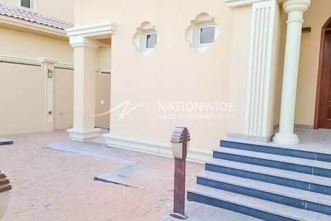 4 bedrooms Villa in Baniyas, UAE No. 4010 1