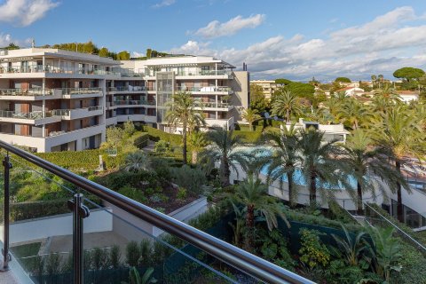 3 dormitorios Apartment en Antibes, France No. 67975 2