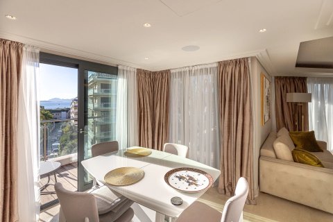 3 dormitorios Apartment en Antibes, France No. 67975 3