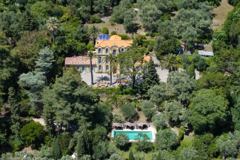 8 dormitorios Villa en Grasse, France No. 67923 10