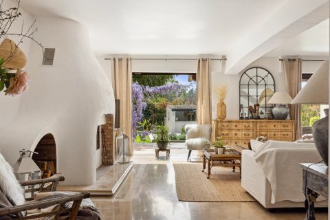 4 bedrooms Villa in Grasse, France No. 68065 1