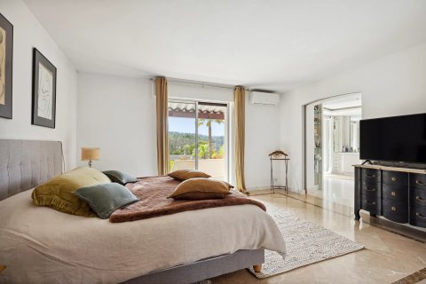 4 bedrooms Villa in Grasse, France No. 68065 8