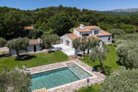 4 dormitorios Villa en Chateauneuf-Grasse, France No. 67924 1