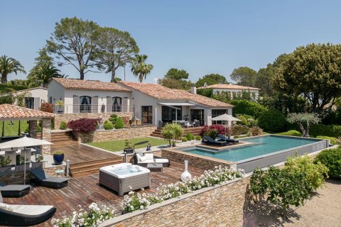 5 bedrooms Villa in Mougins, France No. 68066 1