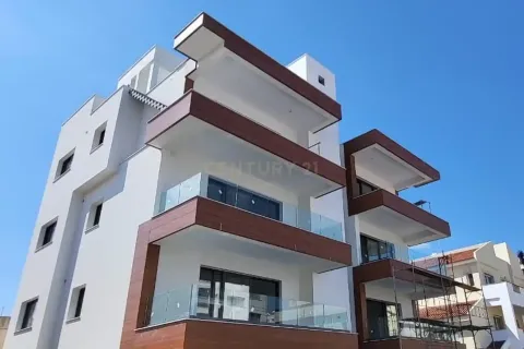 3 bedrooms Apartment in Limassol, Cyprus No. 35078 2