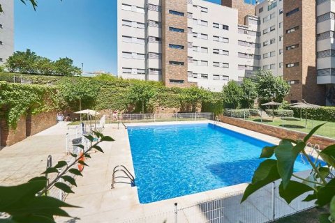 3 dormitorios Apartment en Madrid, Spain No. 26292 1