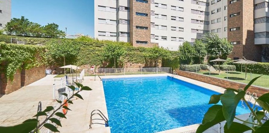 3 dormitorios Apartment en Madrid, Spain No. 26292