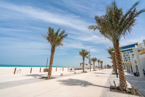 2 bedrooms Apartment on the Saadiyat Island, UAE No. 53667 2