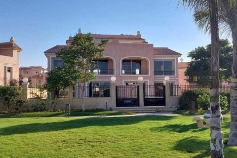 5 bedrooms Townhouse in Al Shorouk City, Egypt No. 39020 8