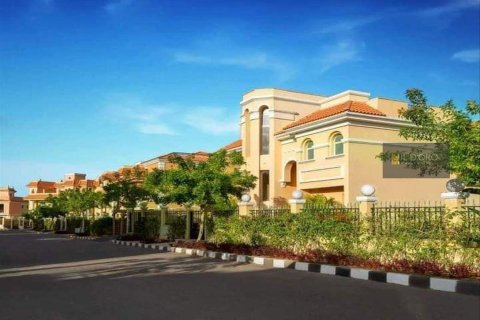 5 bedrooms Townhouse in Al Shorouk City, Egypt No. 39020 1