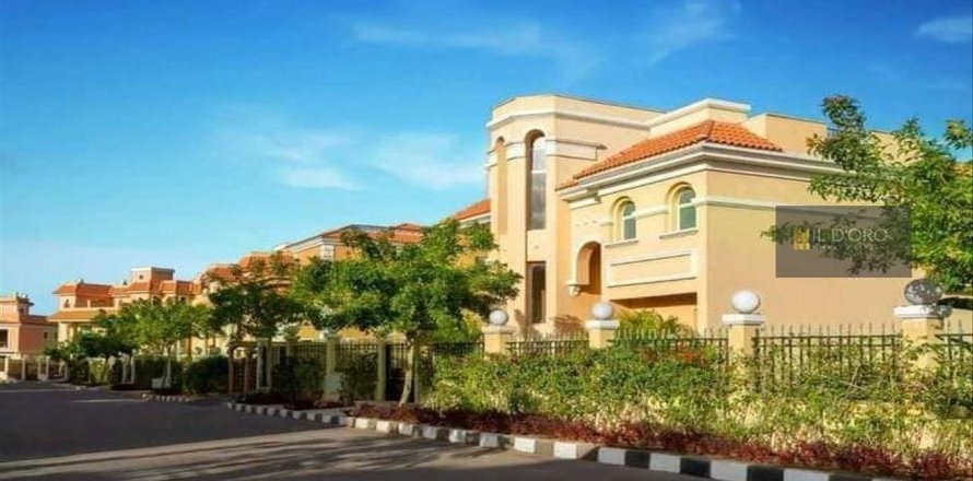 5 bedrooms Townhouse in Al Shorouk City, Egypt No. 39020