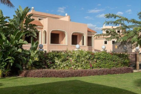 5 bedrooms Townhouse in Al Shorouk City, Egypt No. 39020 12