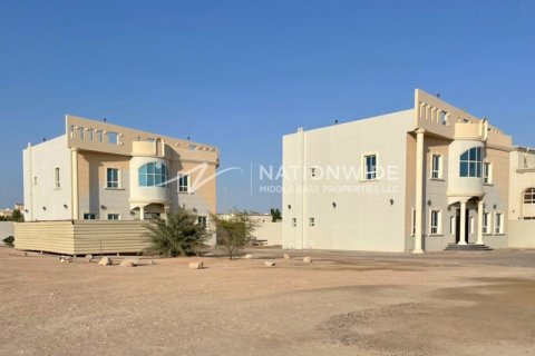 10 bedrooms Villa in Mohamed Bin Zayed City, UAE No. 4004 1