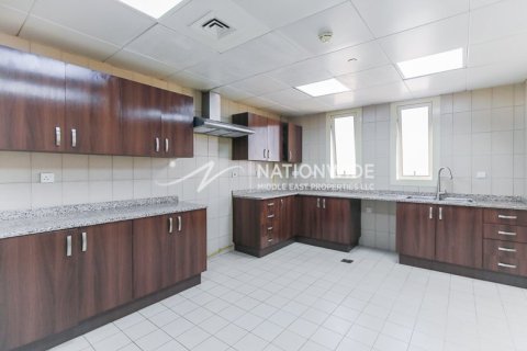 2 dormitorios Apartment en Baniyas, UAE No. 4008 3