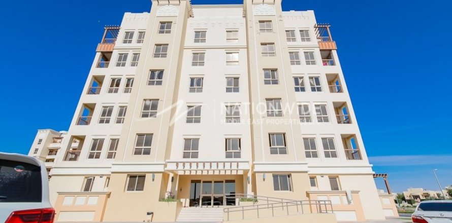 2 dormitorios Apartment en Baniyas, UAE No. 4008