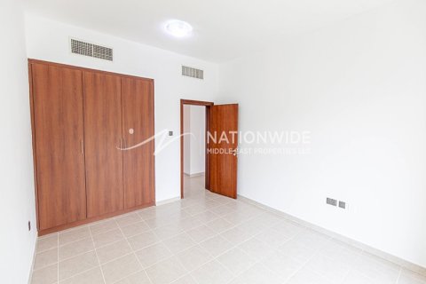 3 bedrooms Villa in Abu Dhabi Gate City, UAE No. 4003 7