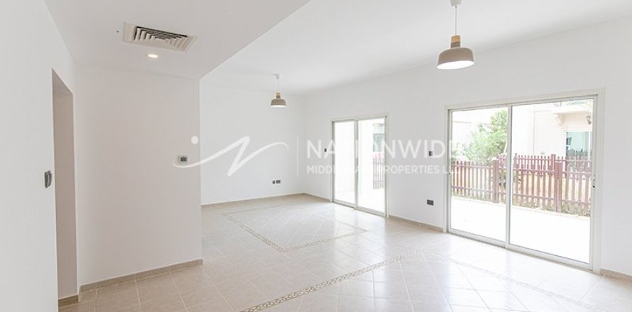 3 bedrooms Villa in Abu Dhabi Gate City, UAE No. 4003