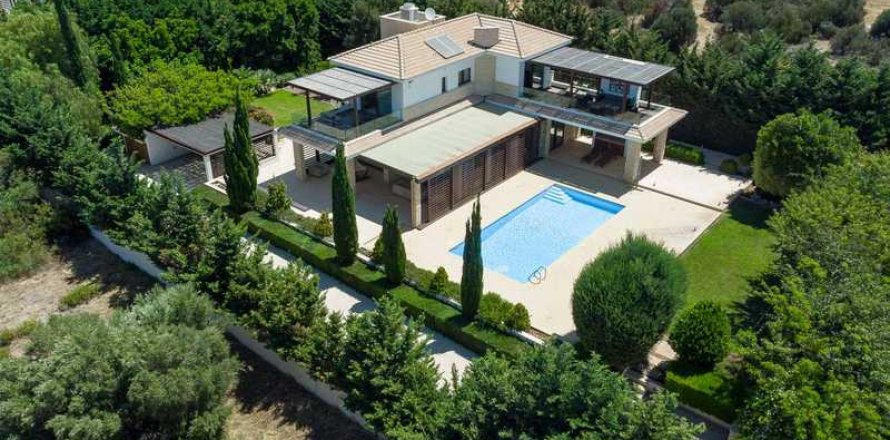 4 bedrooms Villa in Paphos, Cyprus No. 42705