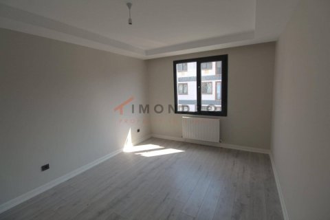 2+1 Apartment in Beylikduezue, Turkey No. 16862 13