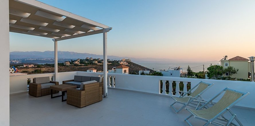 4 bedrooms Villa in Chania, Greece No. 23980