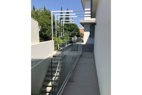 5 bedrooms Villa in Strovolos, Cyprus No. 71898 4