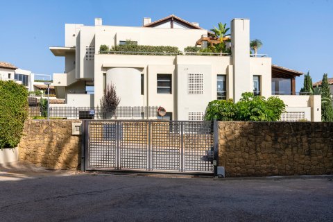 3 dormitorios Apartment en Marbella, Spain No. 27537 27