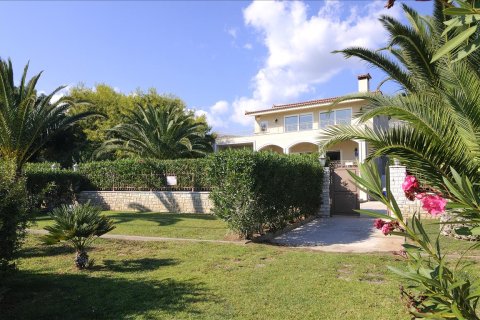 6 bedrooms Villa in Megara, Greece No. 58245 1