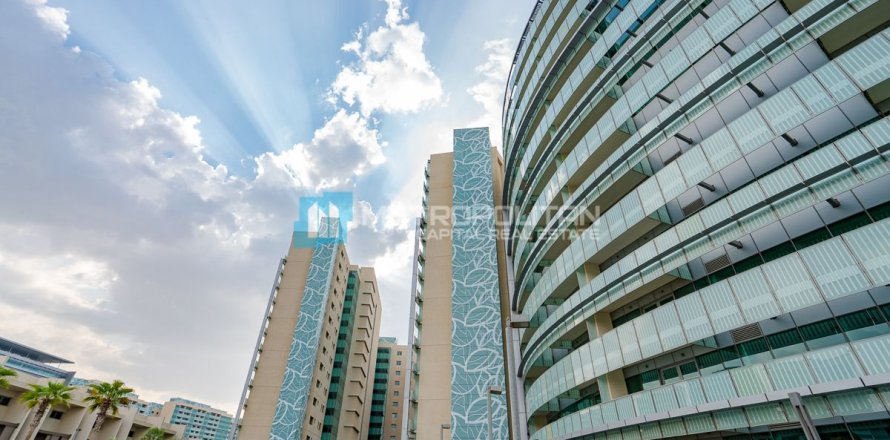 3 dormitorios Apartment en Al Raha Beach, UAE No. 8072