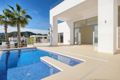 4 bedrooms Villa in Benahavis, Spain No. 27401 1