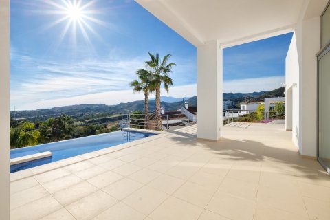 4 bedrooms Villa in Benahavis, Spain No. 27401 19