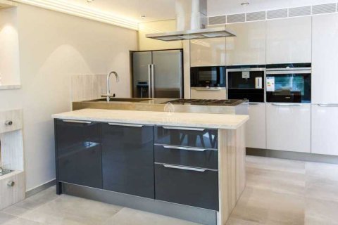 2 bedrooms Apartment in Germasogeia, Cyprus No. 78068 8