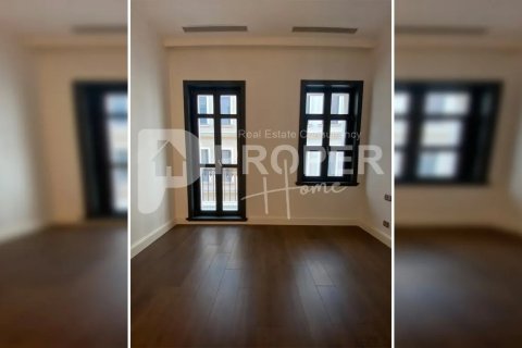 4 rooms Appartement à Beyoglu, Turkey No. 13055 16