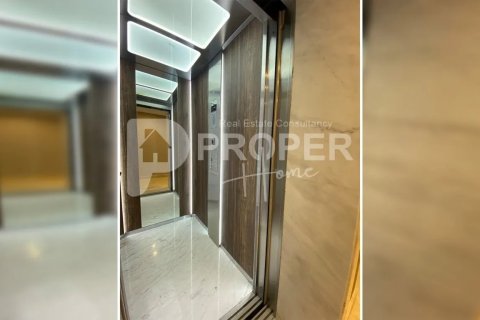 4 rooms Appartement à Beyoglu, Turkey No. 13055 15