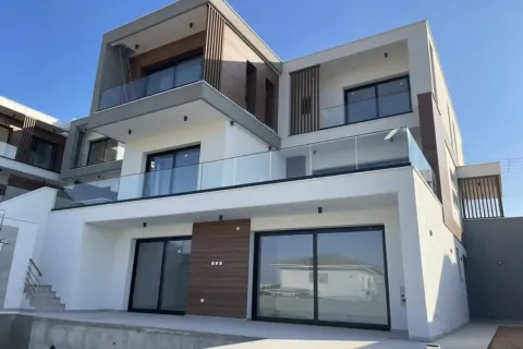 5 bedrooms Villa in Germasogeia, Cyprus No. 42661 3