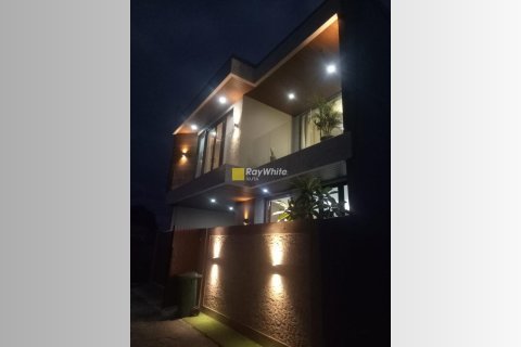 3 bedrooms House in Denpasar, Indonesia No. 23365 10