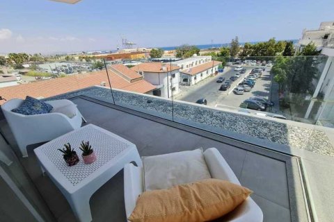 2 bedrooms Apartment in Larnaca, Cyprus No. 32425 5