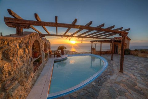 4 bedrooms Villa in Saronida, Greece No. 58284 2