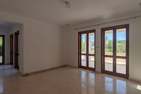 4 bedrooms House in Paphos, Cyprus No. 37298 10