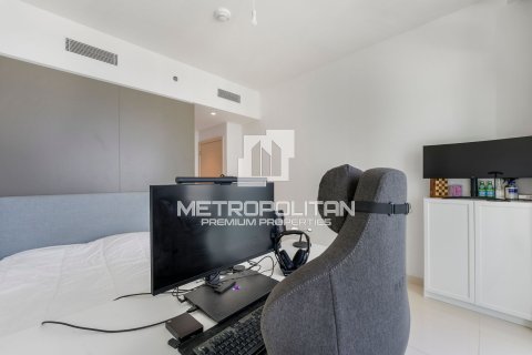 2 bedrooms Apartment in EMAAR Beachfront, UAE No. 6822 4