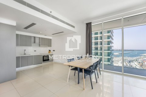 Квартира с 2 спальнями в EMAAR Beachfront, ОАЭ №6822 2