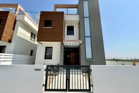 3 chambres House à Larnaca, Cyprus No. 29800 1