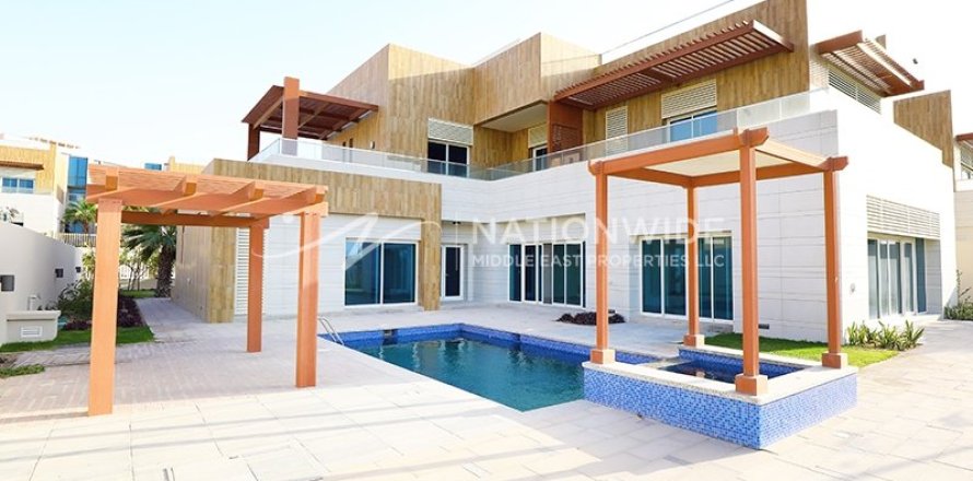 6 bedrooms Villa in Abu Dhabi, UAE No. 3467