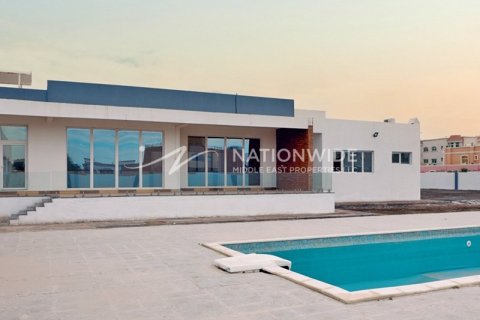 6 bedrooms Villa in Abu Dhabi, UAE No. 3465 4