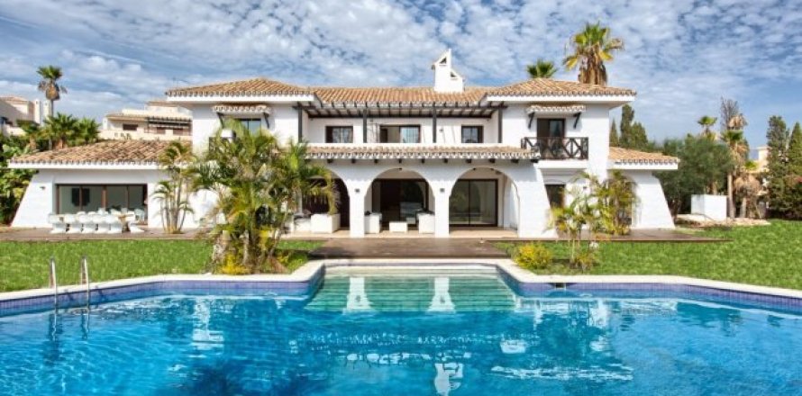 8 bedrooms House in Nueva Andalucia, Spain No. 25504