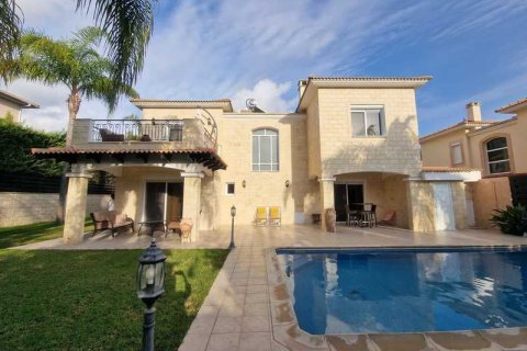 3 bedrooms Villa in Agios Tychonas, Cyprus No. 74804 1