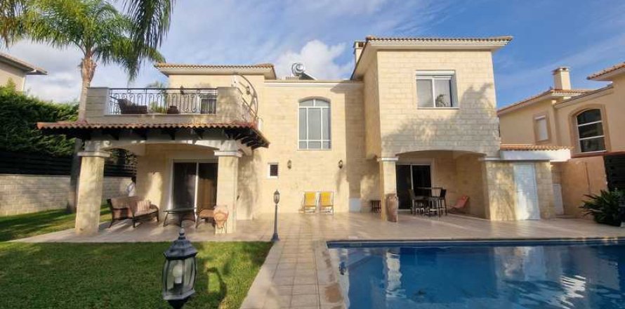 3 bedrooms Villa in Agios Tychonas, Cyprus No. 74804