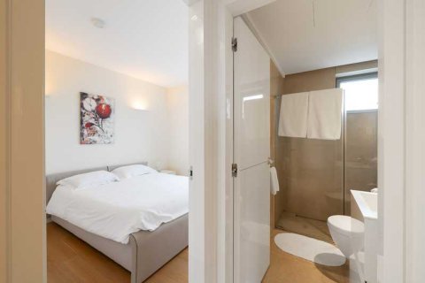 2 bedrooms Apartment in Limassol, Cyprus No. 78035 8