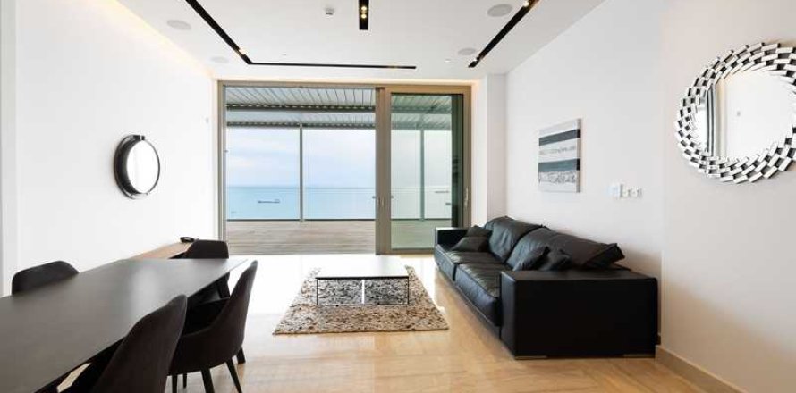 3 bedrooms Penthouse in Limassol, Cyprus No. 78036