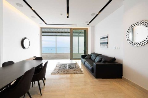 3 bedrooms Penthouse in Limassol, Cyprus No. 78036 2