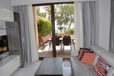 3 bedrooms Apartment in Germasogeia, Cyprus No. 63943 9